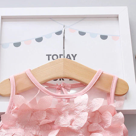 Vestido Chiffon Petal Fashion – Encanto e Leveza para Meninas